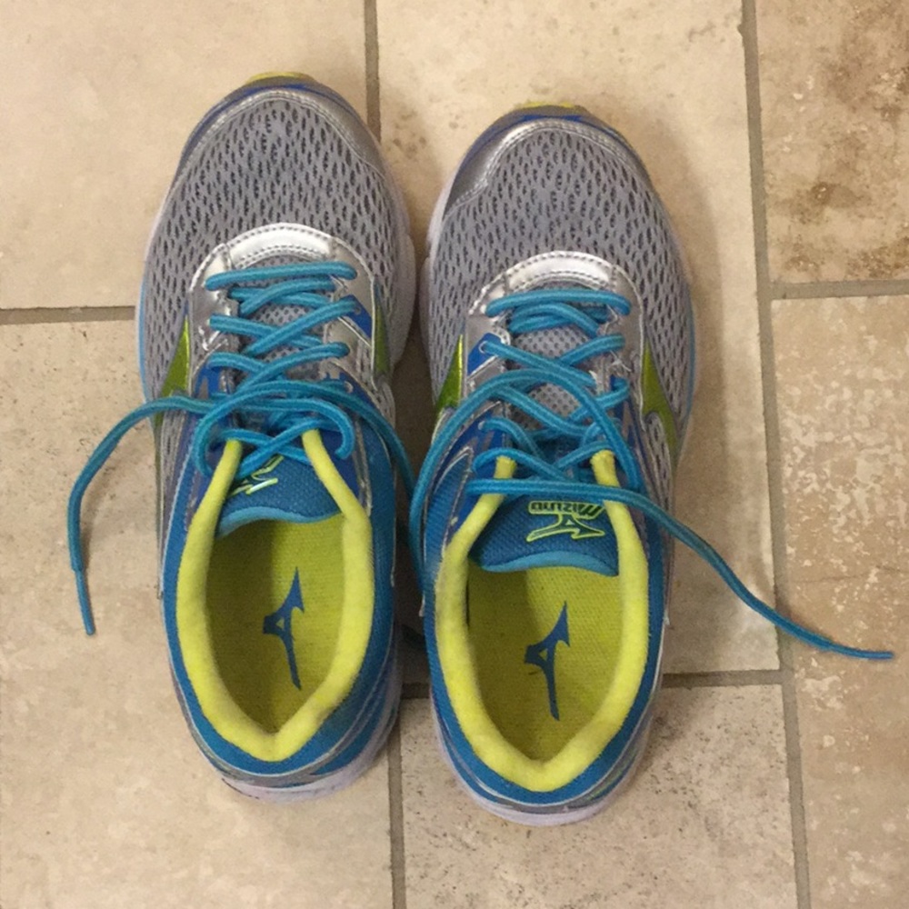 Mizuno Sneakers